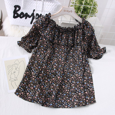 Bluza larga de dama cu decolteu oval si model floral
