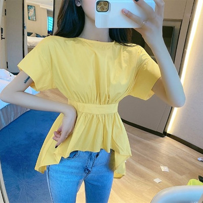 Γυναικεία ασύμμετρη μπλούζα με γυμνή πλάτη