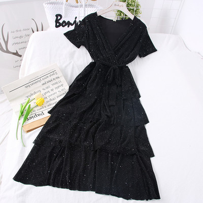 Rochie modernă de damă cu decolteu și curea spitz