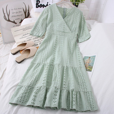 Uut mudelit spits kaelusega ja 3/4 varrukatega naiste kleit