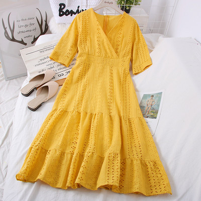 Uut mudelit spits kaelusega ja 3/4 varrukatega naiste kleit