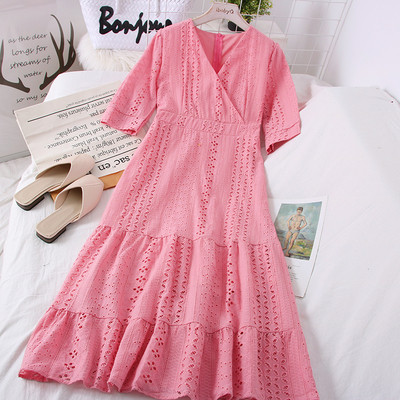 Uut mudelit spits kaelusega ja 3/4 varrukatega naiste kleit