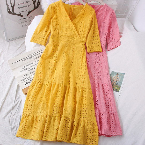 Uut mudelit spits kaelusega ja 3/4 varrukatega naiste kleit