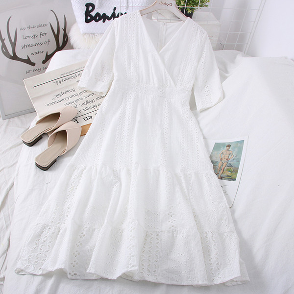 Uut mudelit spits kaelusega ja 3/4 varrukatega naiste kleit