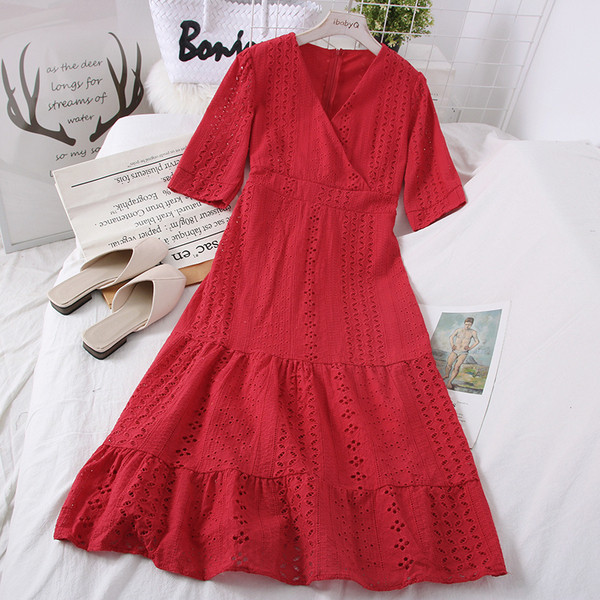 Uut mudelit spits kaelusega ja 3/4 varrukatega naiste kleit