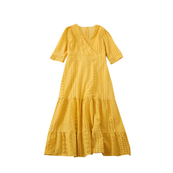 Uut mudelit spits kaelusega ja 3/4 varrukatega naiste kleit