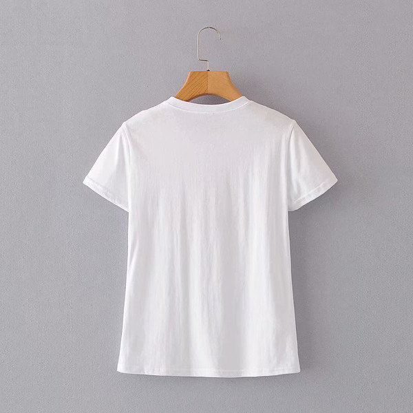 Ležerna majica s bijelim natpisom