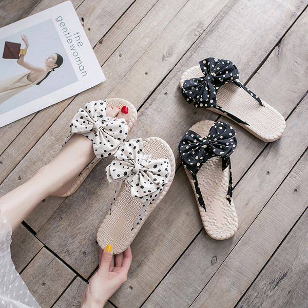 Moteriškos šlepetės su kaspinu