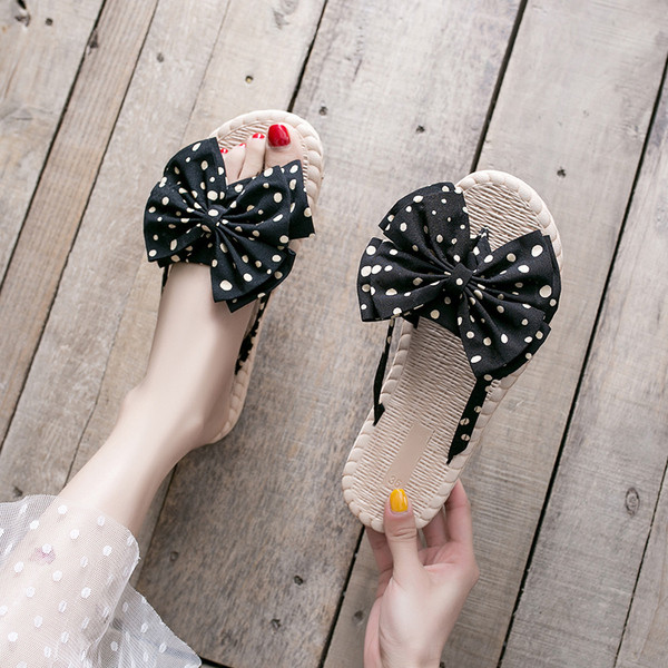 Moteriškos šlepetės su kaspinu