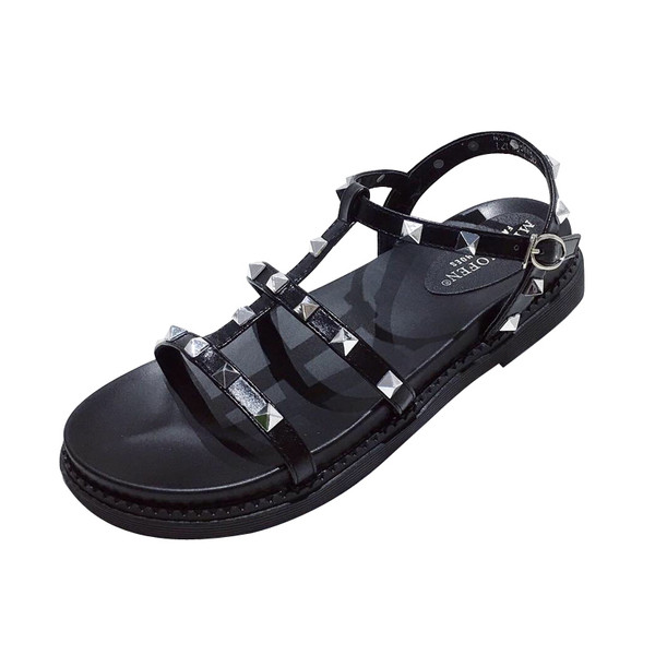 Дамски сандали в черен цвят с нитове