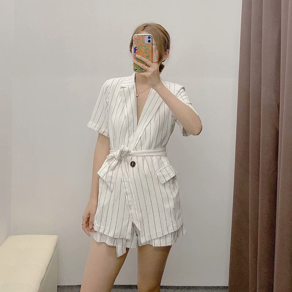 Късо ежедневно сако с къс ръкав и колан