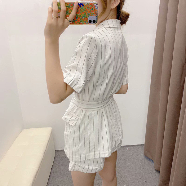 Късо ежедневно сако с къс ръкав и колан