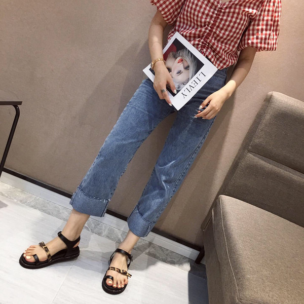 Ženske sandale sa ravnim đonom i kamenčićima u crnoj boji