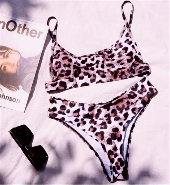 Γυναικείο μαγιό σε δύο μέρη -  μοντέλο με ζωική εκτύπωση