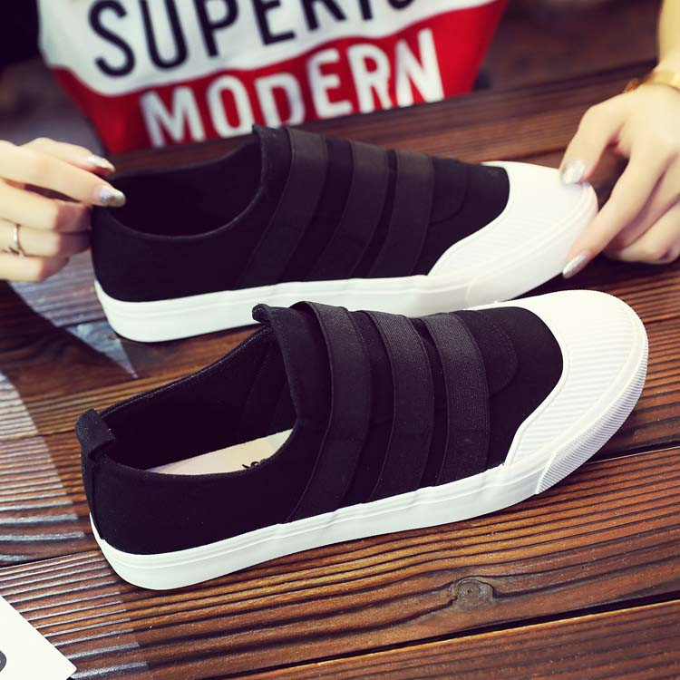 Férfi hétköznapi tornacipő textilből és elasztikus nyakkendőből - két modell