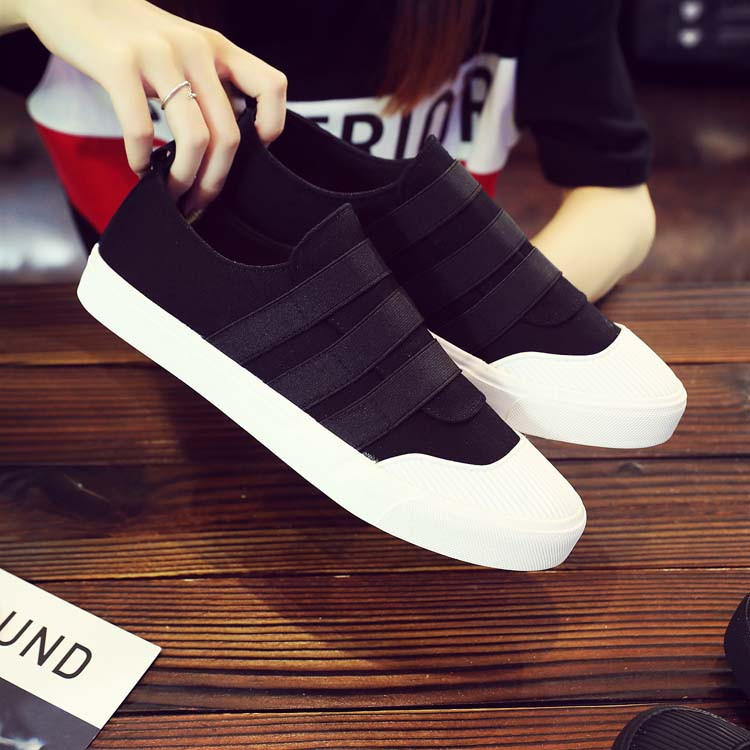 Férfi hétköznapi tornacipő textilből és elasztikus nyakkendőből - két modell