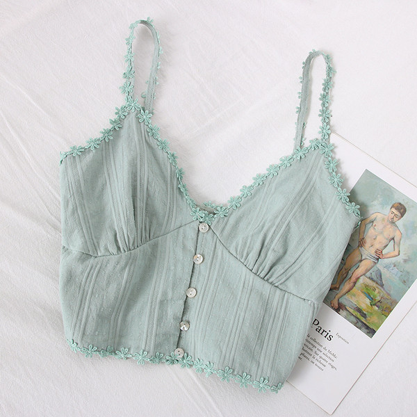 Kratki model ženske majice bez rukava na tanke naramenice