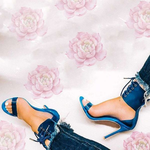 Novi model ženskih sandala sa vezicama i tankom petom