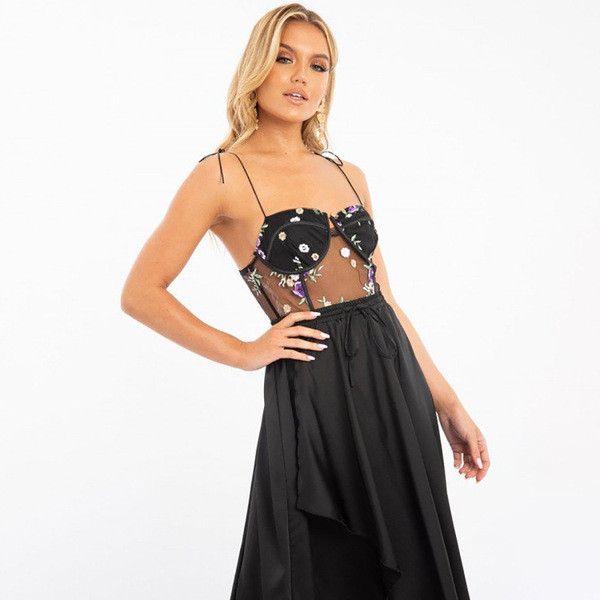 Elegantni ženski bodi s vezom i tankim naramenicama u crnoj boji