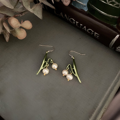 Ženske viseće naušnice s perlama u obliku cvijeta