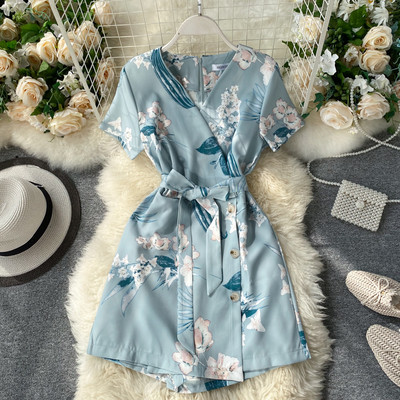 Ženski ležerni kombinezon sa špic izrezom i kratkim rukavima