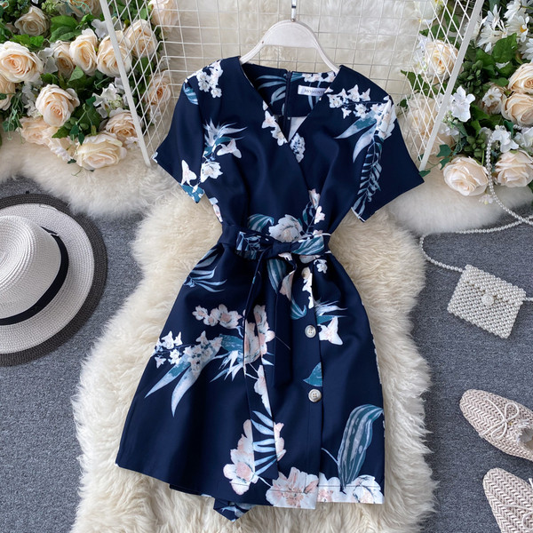 Ženski ležerni kombinezon sa špic izrezom i kratkim rukavima