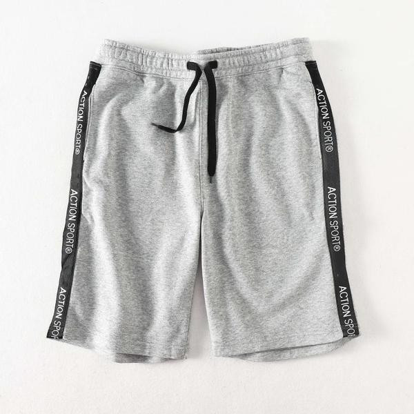 Κοντά σπορ-casual ανδρικά σορτς με πλευρική άκρη