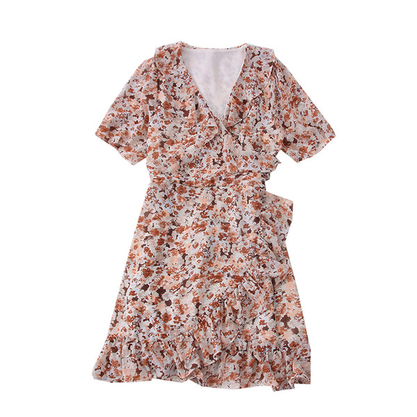 Lillemustri ja spitsikaelusega väljalõigatud mudel naiste šifoonist kleit