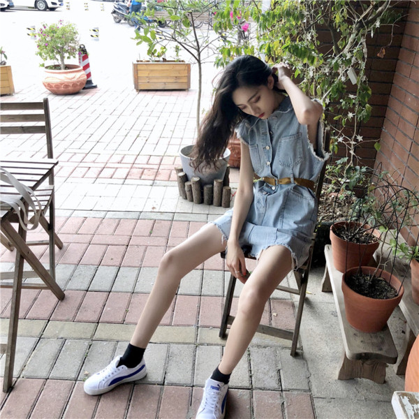 Γυναικείες κοντές ολόσωμες φόρμες τζιν  μοντέλο με ζώνη