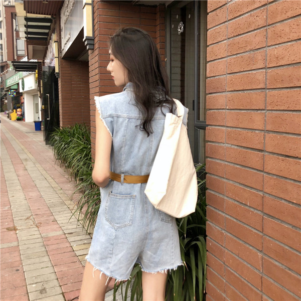 Γυναικείες κοντές ολόσωμες φόρμες τζιν  μοντέλο με ζώνη