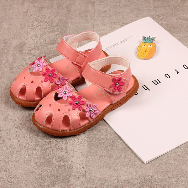 Gyermek bőr szandál lányoknak virággal