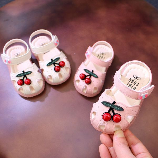 Gyerekszandál lányoknak 3D elemes cseresznyével