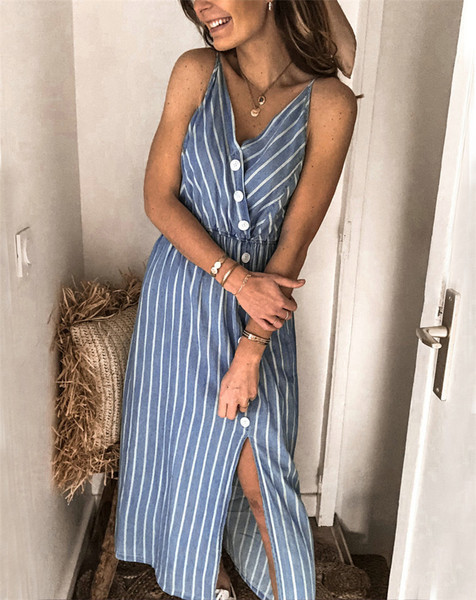 Модерна дамска раирана рокля с тънки презрамки и копчета в син цвят 