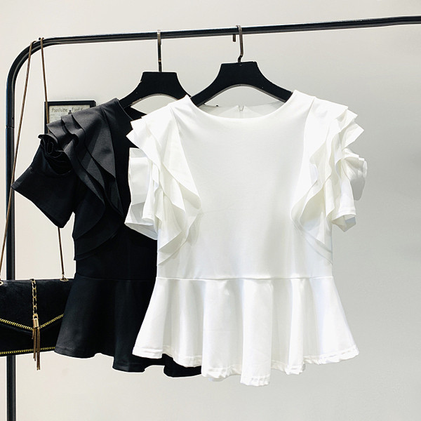 Női blúz ovális nyakkivágással és széles ujjakkal