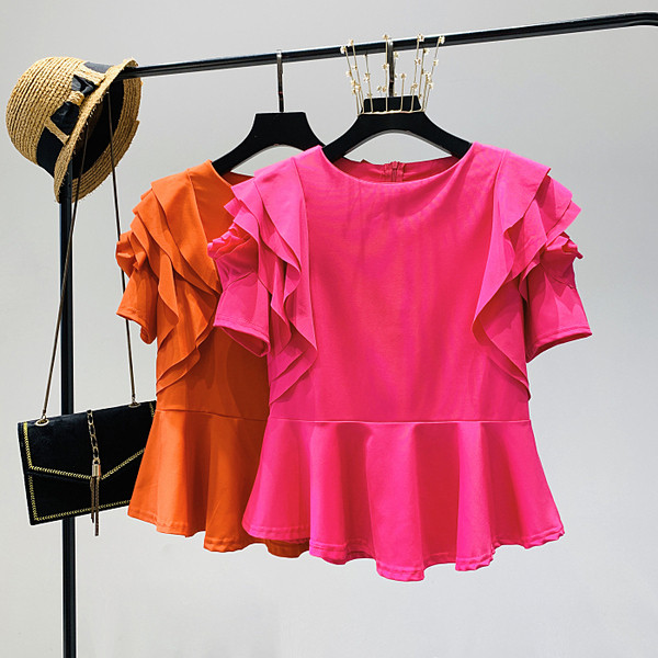 Női blúz ovális nyakkivágással és széles ujjakkal