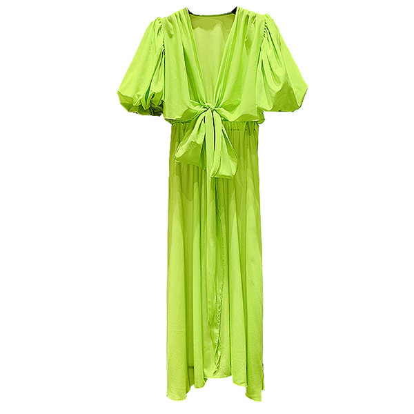 Разкроен модел дълга дамска рокля с дълбоко шпиц деколте