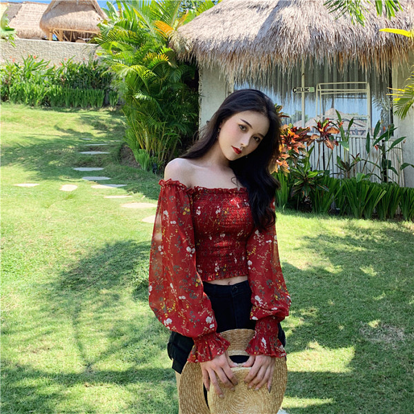 Női blúz csupasz váll és széles ujjú