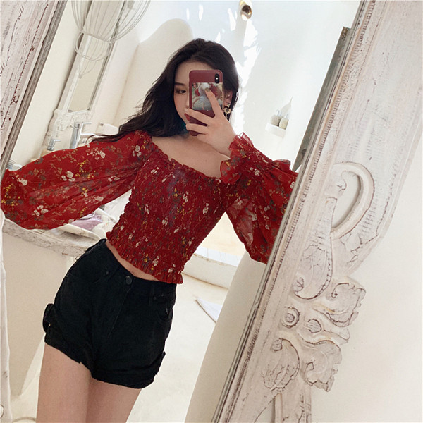 Női blúz csupasz váll és széles ujjú