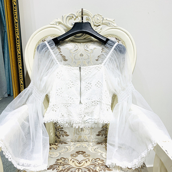 Модерна дамска блуза с широки ръкави и дантела