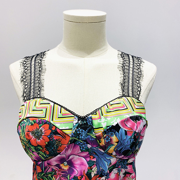 Цветен дамски потник с широки презрамки - къс модел