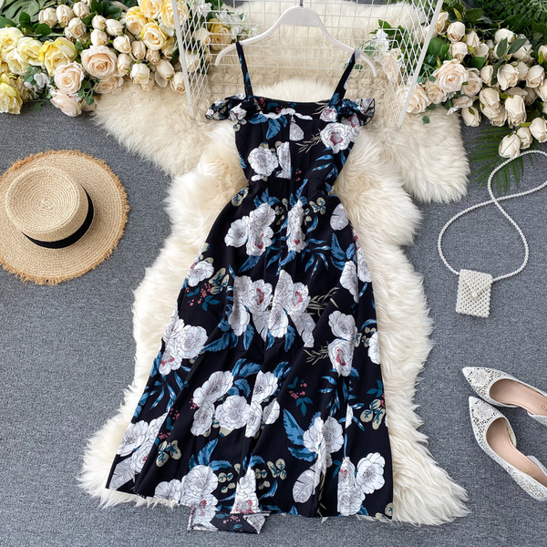 Virágmintás, szögletes dekoltázsú női ruha