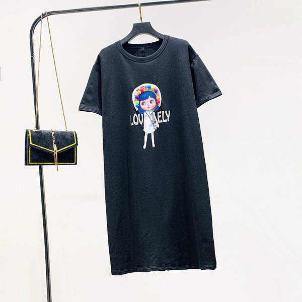 Нов модел дамска рокля с овално деколте и щампа