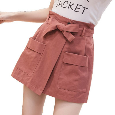 Μοντέρνα γυναικεία σορτς με τσέπες και ψηλή μέση