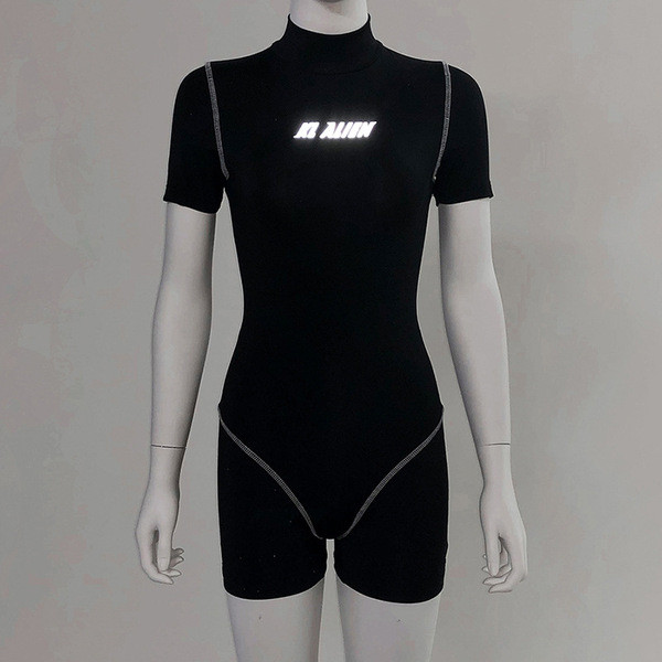 Γυναικείες αθλητικές κοντές φόρμες κατάλληλες για γιόγκα