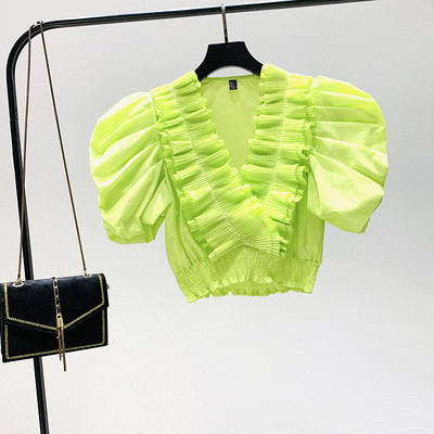 Дамска блуза с шпиц деколте - къс модел