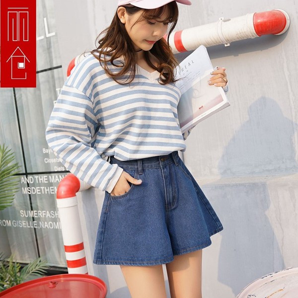 Jauns džinsa šortu modelis - izgriezuma modelis