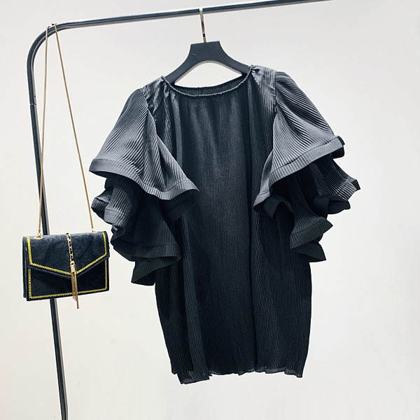 Új modell női blúz széles ujjal és kerek nyakkivágással