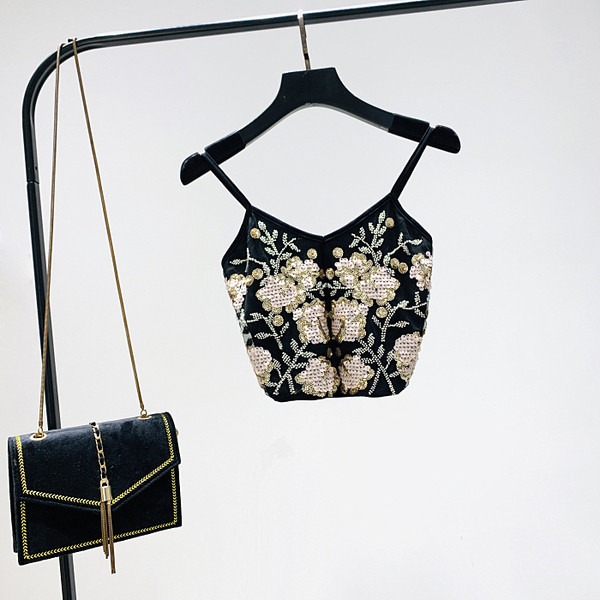 Нов модел къс дамски потник с тънки презрамки и пайети