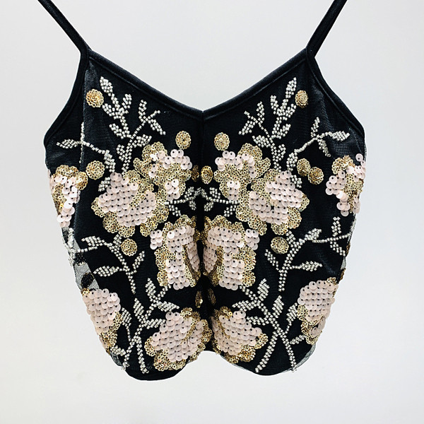 Нов модел къс дамски потник с тънки презрамки и пайети