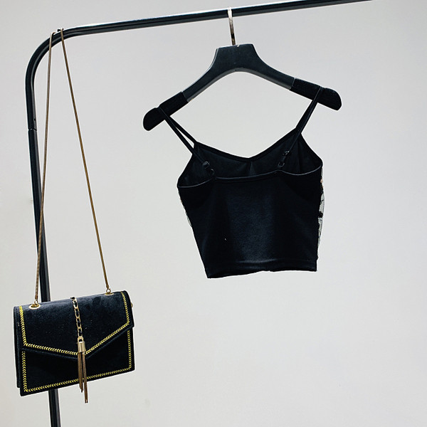 Нов модел къс дамски потник с тънки презрамки и пайети